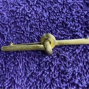Vintage Trifari Gold Knot Brooch